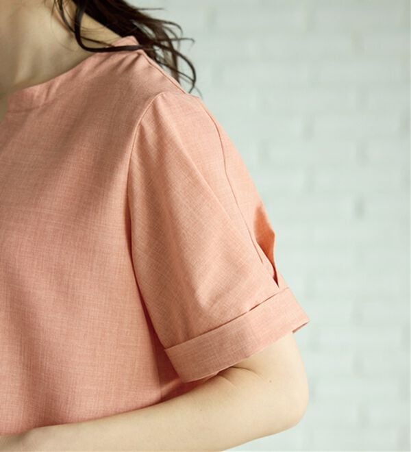 BELLUNA（ベルーナ）の「麻調合繊パール付タックデザインブラウス（ブラウス）」｜詳細画像