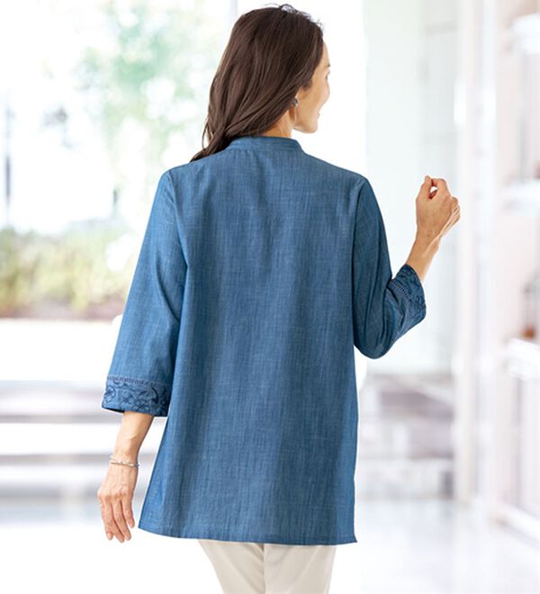 BELLUNA（ベルーナ）の「＜カジュアルを大人に着こなす！＞綿１００％デニム素材刺しゅうチュニック（チュニック）」｜詳細画像
