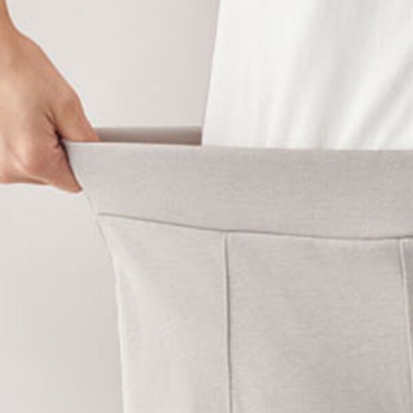 BELLUNA（ベルーナ）の「【日本製】綿混ポンチ素材スリット入り美脚パンツ（フルレングスパンツ）」｜詳細画像