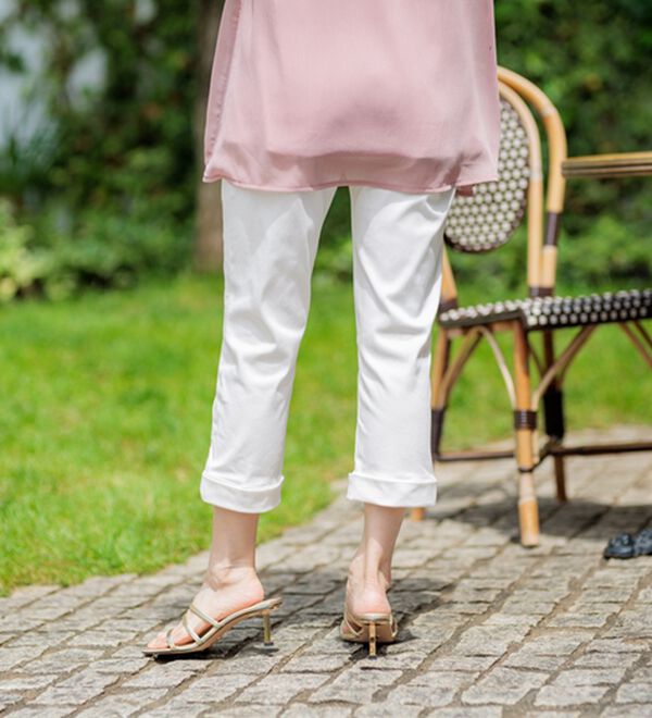 BELLUNA（ベルーナ）の「ヒンヤリ&times;サラリ速乾！綿サテンストレッチ裾リボンクロップドパンツ（クロップドパンツ）」｜詳細画像