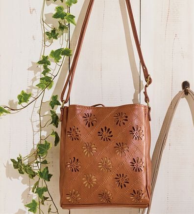 BELLUNA（ベルーナ）の「３層式カットワークミニショルダー（ショルダーバッグ）」