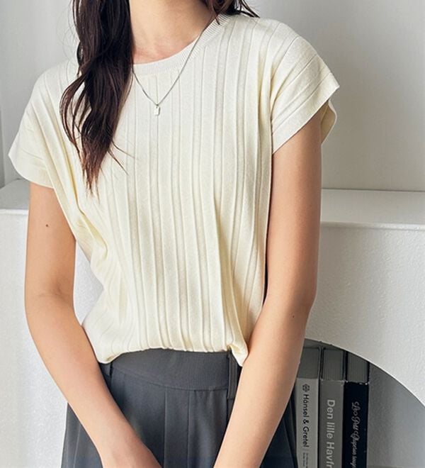 GeeRA（ジーラ）の「プリーツ編フレンチスリーブリブトップス（ニット・セーター）」｜詳細画像