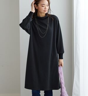 BELLUNA（ベルーナ）の「ふんわりなめらか裏ベロアワンピース（カットソーワンピース）」｜黒無地