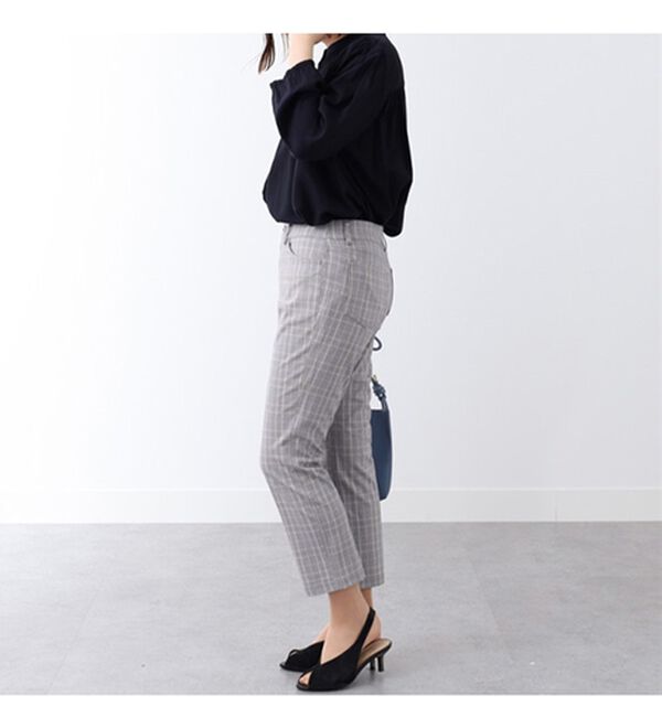 BELLUNA（ベルーナ）の「ウルトラ美脚ストレッチアンクルパンツ（クロップドパンツ）」｜詳細画像