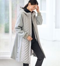 BELLUNA（ベルーナ）の「お出かけにこれ一枚！幾何柄キルト切替ロングコート（ロングコート）」