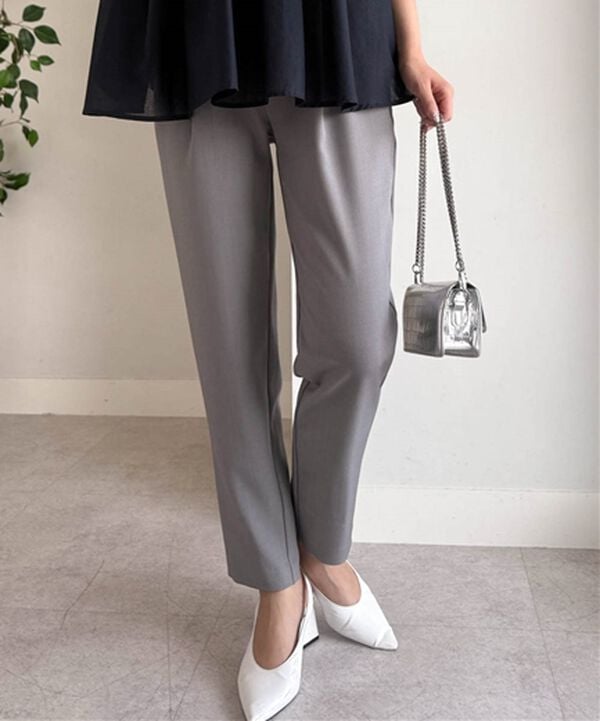 RANAN（ラナン）の「【ひんやり・ＵＶ】機能付麻調美脚タックテーパードパンツ（フルレングスパンツ）」｜ライトグレー