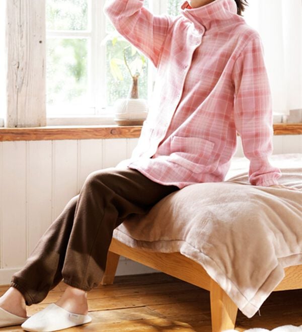 LAVIENNE（ラヴィエンヌ）の「ソフトでかるぽかフリースパジャマ（パジャマ・ルームウェア）」｜詳細画像