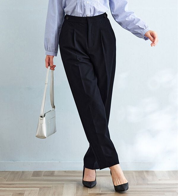 BELLUNA（ベルーナ）の「こっそりおなかがラクラク！ボタン使いウエスト調整テーパードパンツ（テーパードパンツ）」｜詳細画像