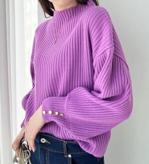 GeeRA（ジーラ）の「袖ボタンボトルネックリブニット（ニット・セーター）」｜パープルピンク
