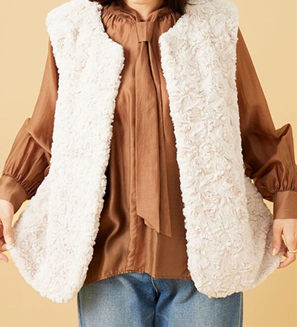 BELLUNA（ベルーナ）の「パール使いファーベスト（ベスト）」｜詳細画像