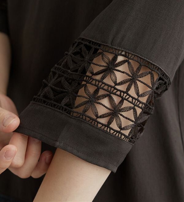 BELLUNA（ベルーナ）の「袖＆裾レース切替シャツチュニック（チュニック）」｜詳細画像