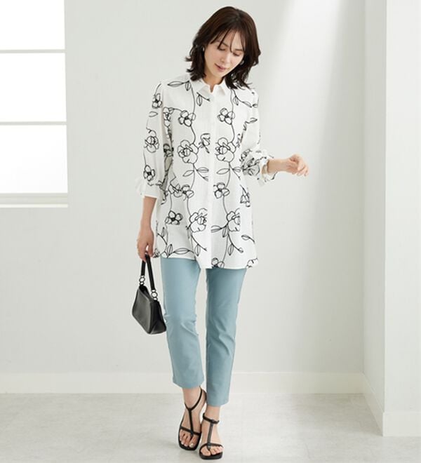 BELLUNA（ベルーナ）の「花柄刺しゅう袖リボンシャツチュニック（チュニック）」｜詳細画像