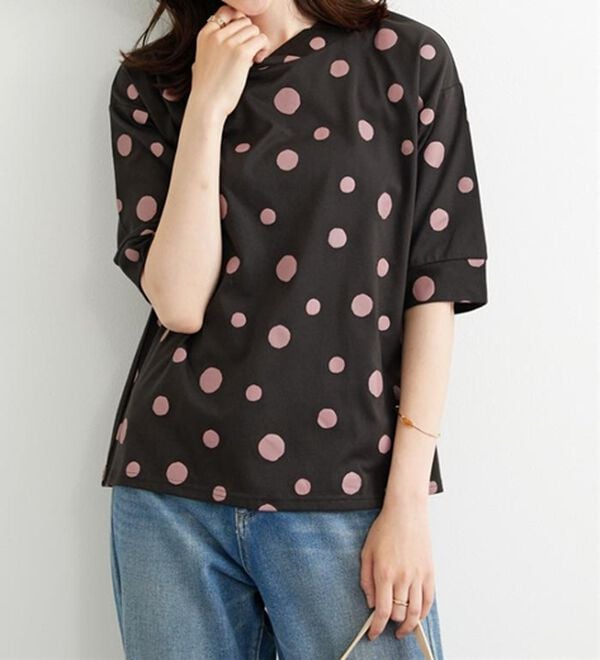 BELLUNA（ベルーナ）の「ランダムドット柄ワイドネックプルオーバー（カットソー）」｜詳細画像