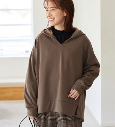 Viola e Viola（ヴィオラ エ ヴィオラ）の「【蓄熱保温】裏ファーVネックゆるシルエットパーカー（パーカー）」