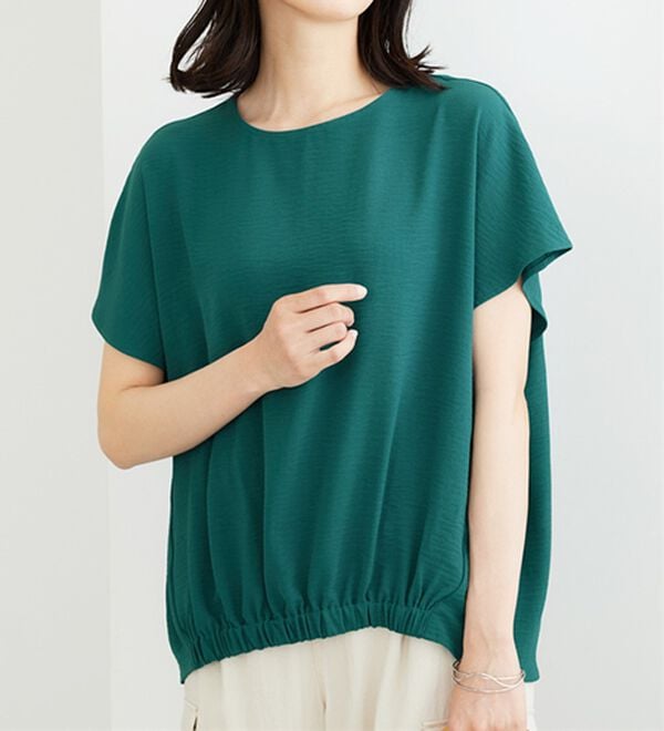 BELLUNA（ベルーナ）の「【2つの機能付き】お手入れ楽々！裾ギャザープルオーバー（ブラウス）」｜グリーン