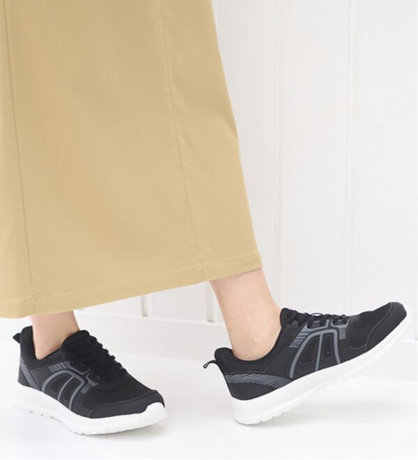 BELLUNA（ベルーナ）の「サッと履ける！防水軽量シューズ（スニーカー）」｜詳細画像