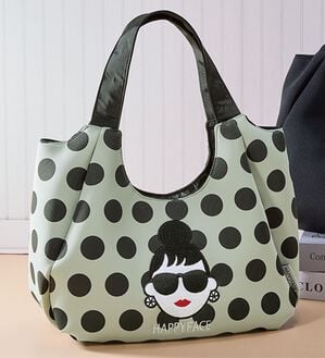 BELLUNA（ベルーナ）の「＜ハッピーフェイス＞刺繍バルーン型手提げ（ハンドバッグ）」｜ドット