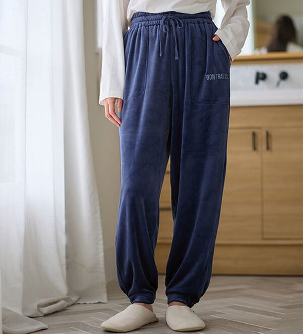 LAVIENNE（ラヴィエンヌ）の「まるで毛布！吸湿発熱ジョガーパンツ（その他パンツ）」｜詳細画像