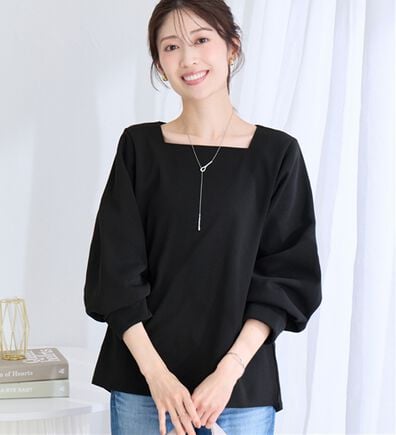 alotta（アロッタ）の「大人上品スクエアネックパフ袖裏起毛ブラウス（カットソー）」