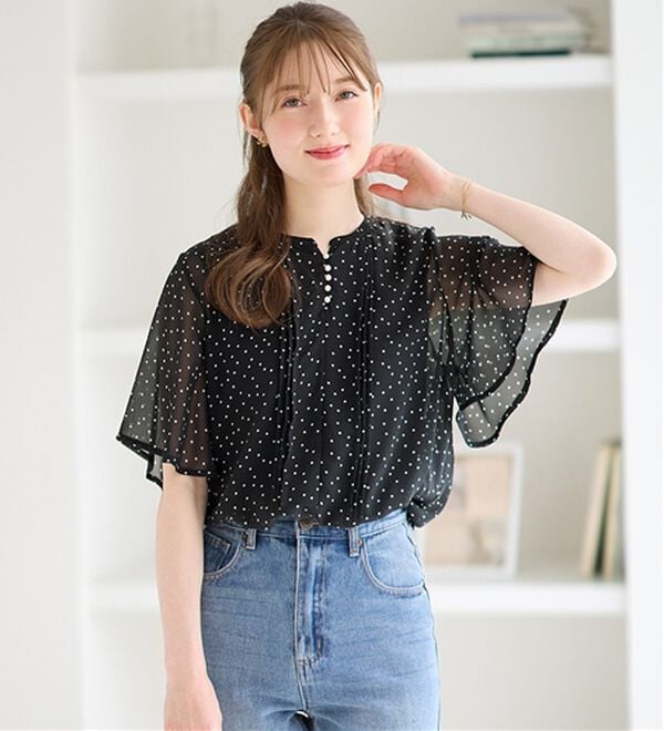 alotta（アロッタ）の「ピンタックパールボタンデザインブラウス（ブラウス）」｜詳細画像