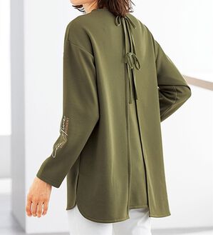 BELLUNA（ベルーナ）の「＜ＥＬＬＥ　Ａｃｔｉｖｅ＞バックリボンロゴチュニック（チュニック）」｜詳細画像