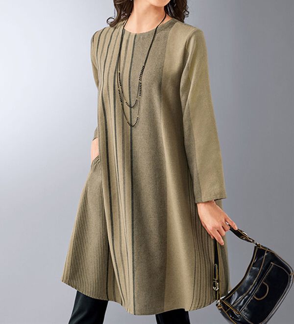 BELLUNA（ベルーナ）の「ランダムストライプ変化織素材フレアーチュニック（チュニック）」｜詳細画像