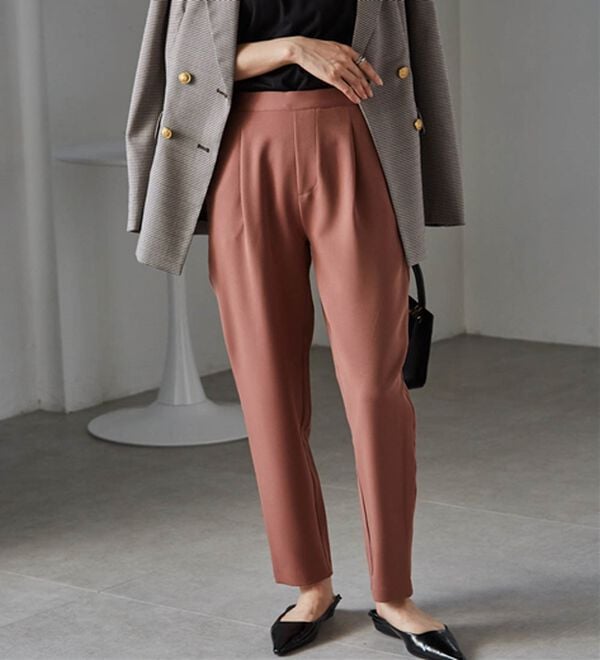 RANAN（ラナン）の「【選べる股下】美脚シルエットタックパンツ（股下６１・６５ｃｍ）（フルレングスパンツ）」｜詳細画像