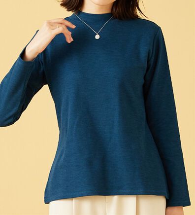 BELLUNA（ベルーナ）の「肌に優しい吸湿発熱ふんわりプルオーバー（カットソー）」