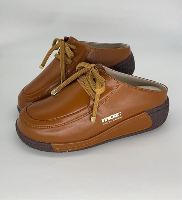 BELLUNA（ベルーナ）の「＜ｍｏｚ＞サッと履けてラクミュール（サンダル・ミュール）」｜キャメル