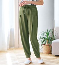 BELLUNA（ベルーナ）の「１本多役！リラックスジョガーパンツ（フルレングスパンツ）」