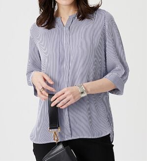 BELLUNA（ベルーナ）の「【接触冷感】機能付ジョーゼット素材キーネックブラウス（ブラウス）」｜ブルーストライプ