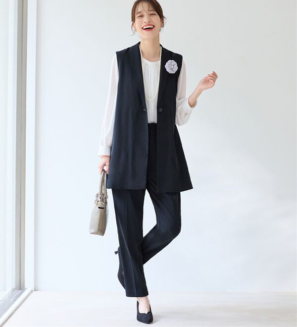 Viola e Viola（ヴィオラ エ ヴィオラ）の「【５つの機能付】３点セットジレパンツスーツ（パンツスーツ）」｜詳細画像