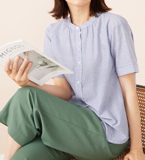 BELLUNA（ベルーナ）の「ギャザー使いバンドカラーブラウス（ブラウス）」｜詳細画像