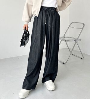 GeeRA（ジーラ）の「【接触冷感】穿いて感激！キレイ見えする楽ちんワイドデニムパンツ（ワイドパンツ・ガウチョ）」｜ブラック