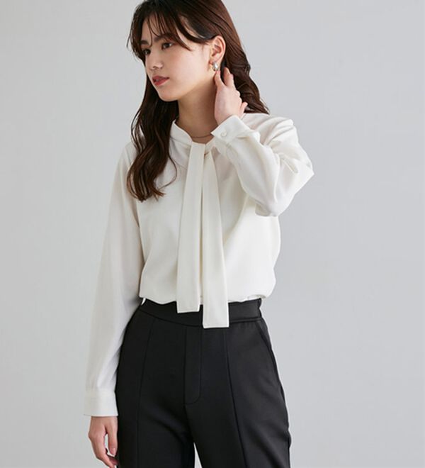 Pierrot（ピエロ）の「タイデザインＴブラウス（ブラウス）」｜詳細画像