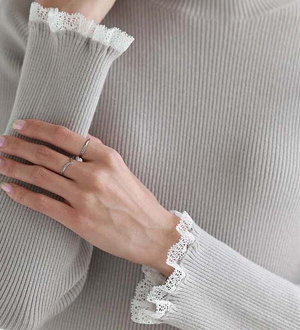 Pierrot（ピエロ）の「レース付ハイネックリブニット（ニット・セーター）」｜詳細画像