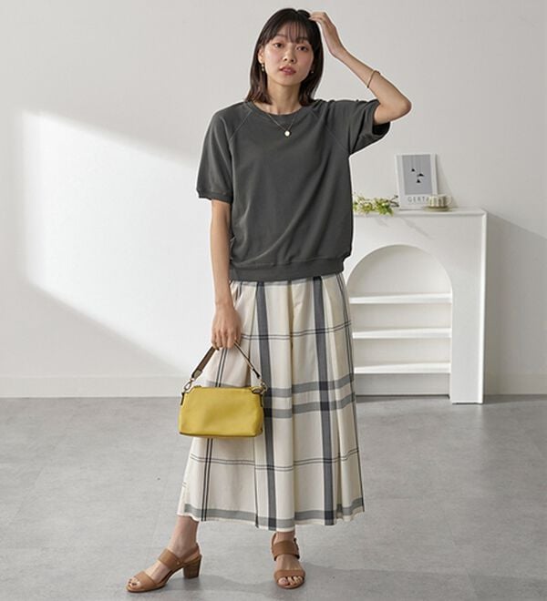 BELLUNA（ベルーナ）の「≪ＨｕｇＲｅａｍコットン≫裏毛半袖プルオーバー（カットソー）」｜詳細画像