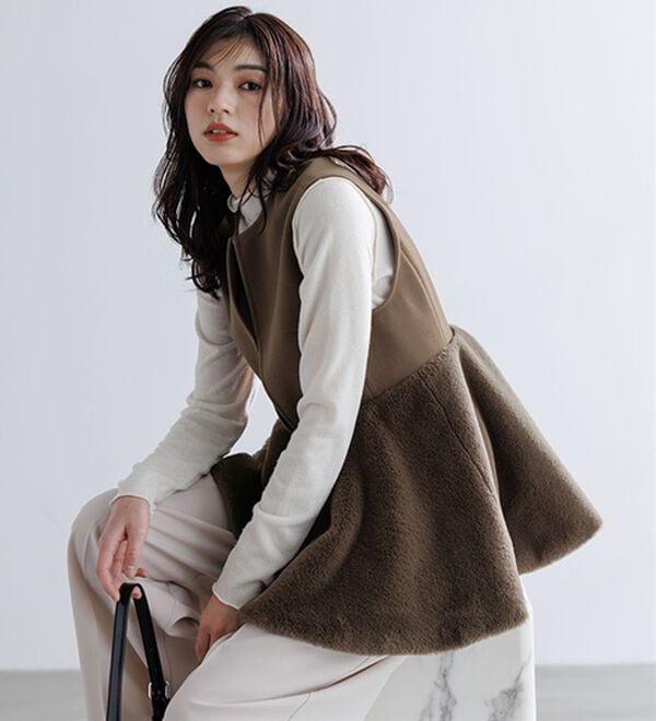 RANAN（ラナン）の「ペプラムファー切替ジレ（ジレ）」｜モカ