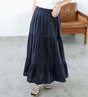 GeeRA（ジーラ）の「タックティアードマキシスカート（ロングスカート）」｜ブラック