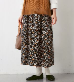Viola e Viola（ヴィオラ エ ヴィオラ）の「総柄プリントバルーンスカート（ロングスカート）」｜ブラック系
