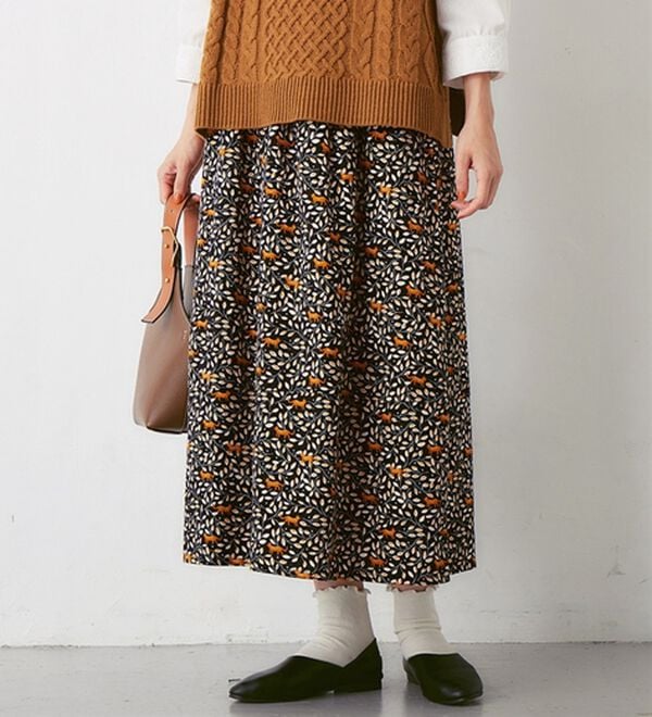 Viola e Viola（ヴィオラ エ ヴィオラ）の「総柄プリントバルーンスカート（ロングスカート）」｜ブラック系