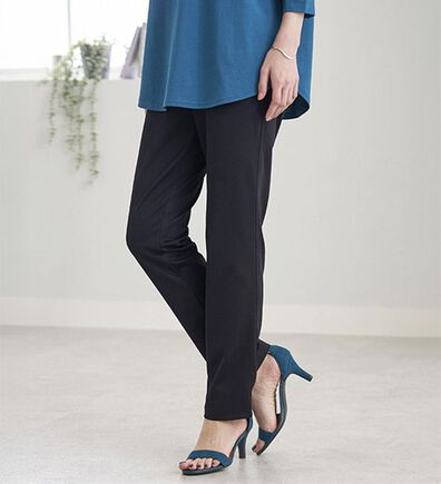 BELLUNA（ベルーナ）の「サラリ冷感！かのこ素材スティックパンツ（フルレングスパンツ）」