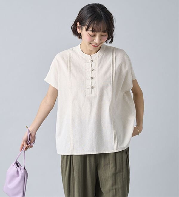 BELLUNA（ベルーナ）の「＜＆ｃｏｃｏｃｈｉ＞綿麻素材チャイナボタンゆったりブラウス（ブラウス）」｜詳細画像