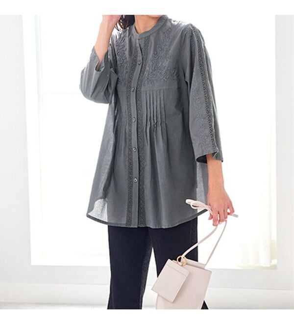 BELLUNA（ベルーナ）の「刺しゅうデザインタックブラウス（ブラウス）」｜詳細画像