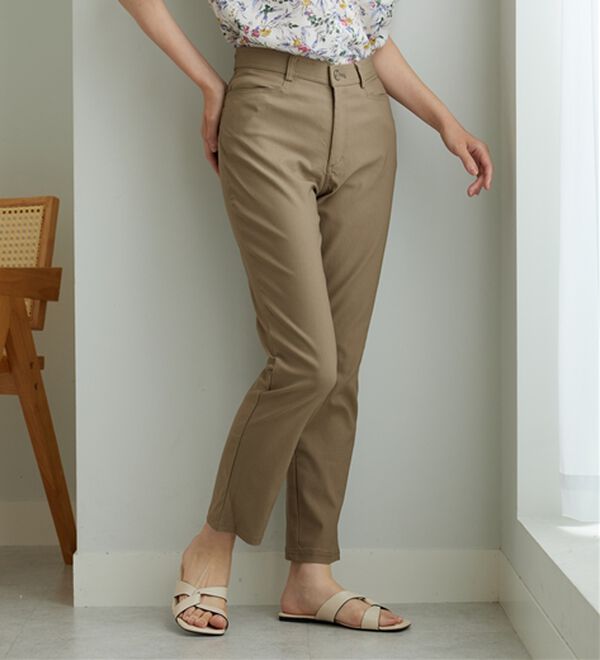 BELLUNA（ベルーナ）の「＜ベルクリーン＞抗菌防臭冷感ストレッチ美脚パンツ（フルレングスパンツ）」｜モカ