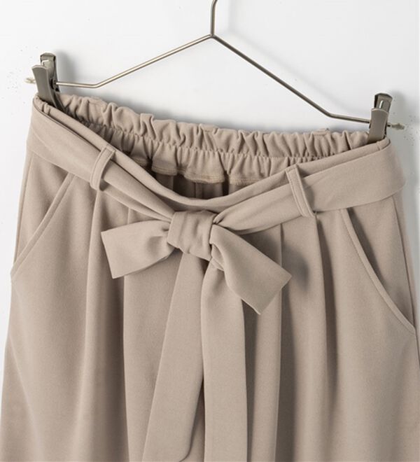 alotta（アロッタ）の「【４つの機能付】ひんやり共布リボン付ワイドパンツ（ワイドパンツ・ガウチョ）」｜詳細画像