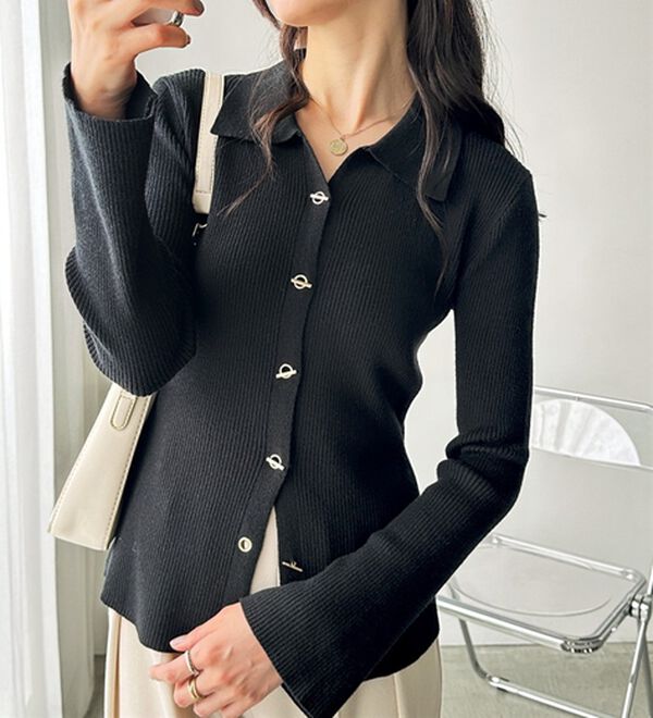 GeeRA（ジーラ）の「ゴールドボタンポロ衿リブニットトップス（ニットカーディガン）」｜詳細画像