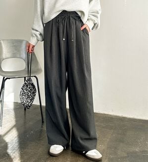 GeeRA（ジーラ）の「【体型カバー】上品なのにラクちんワイドパンツ（フルレングスパンツ）」｜チャコールストライプ