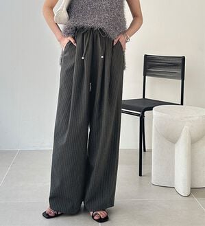 GeeRA（ジーラ）の「【体型カバー】上品なのにラクちんワイドパンツ（フルレングスパンツ）」｜チャコールストライプ