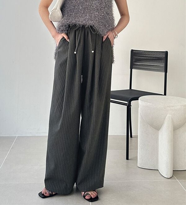 GeeRA（ジーラ）の「【体型カバー】上品なのにラクちんワイドパンツ（フルレングスパンツ）」｜チャコールストライプ